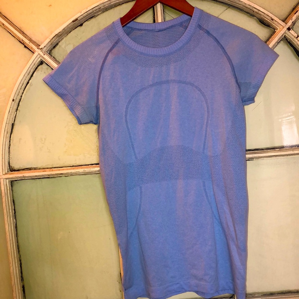 Lulu lemon size 6 tee light blue